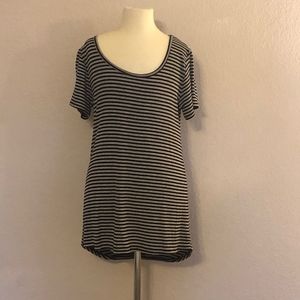 LuLaRoe - Gray & Black Striped Tee ((XXS))